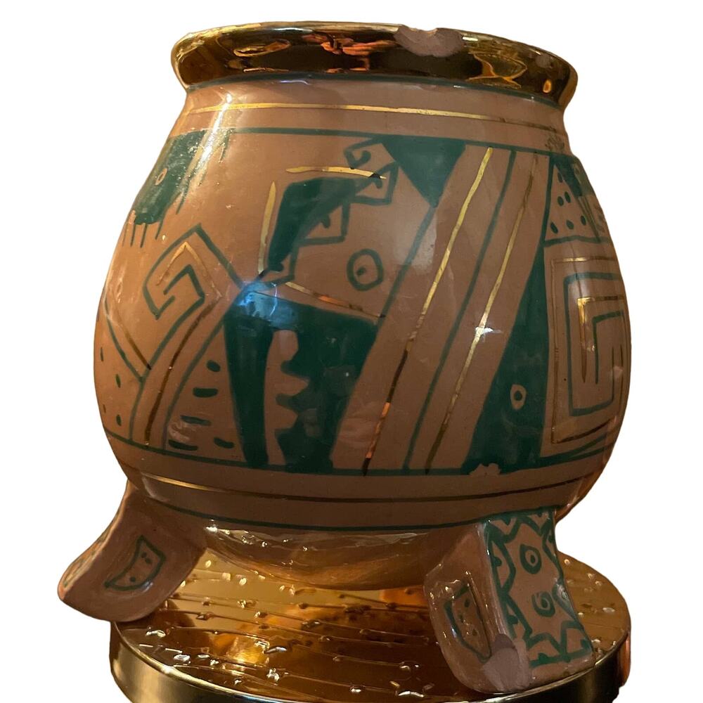 VINTAGE SMALL TERRA COTTA POT FROM MEXICO FEATURTING GREEN AND GOLD DRAWINGS